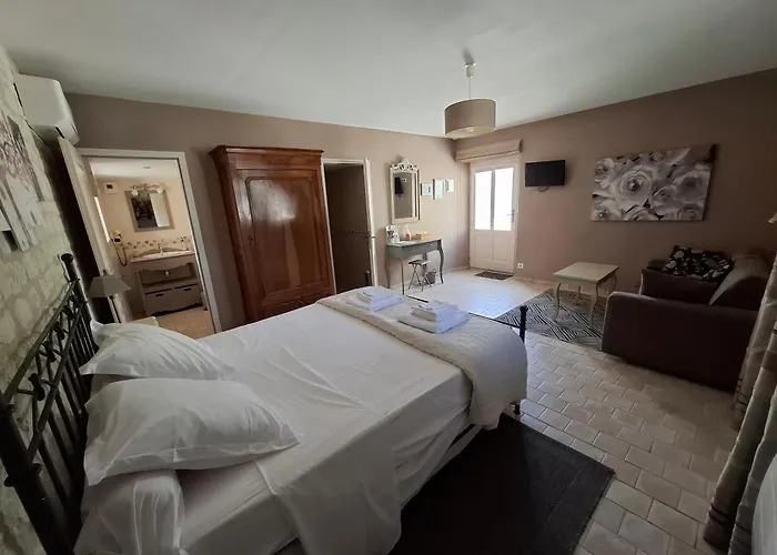 Les Laurielles Bed & Breakfast